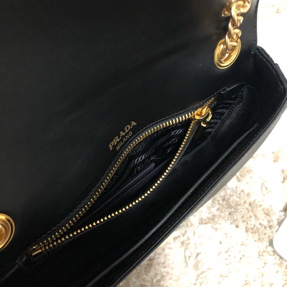 Prada Saffiano Crossbody Bag NWT - Picture 2 of 4